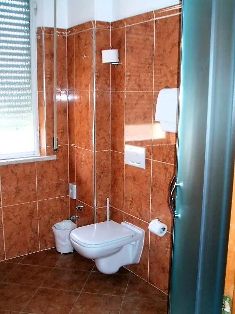 Hotel Tirreno Cavi di Lavagna 3*,