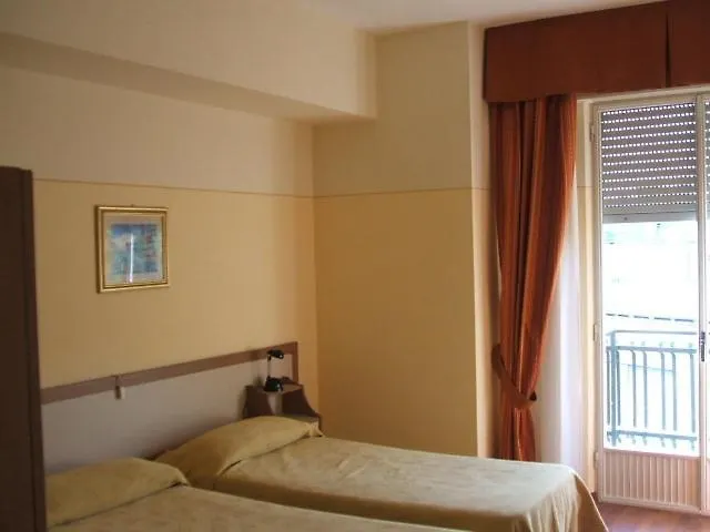 Hotel Tirreno Cavi di Lavagna 3*,  Ιταλία