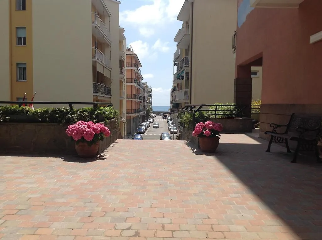 Hotel Tirreno Cavi di Lavagna