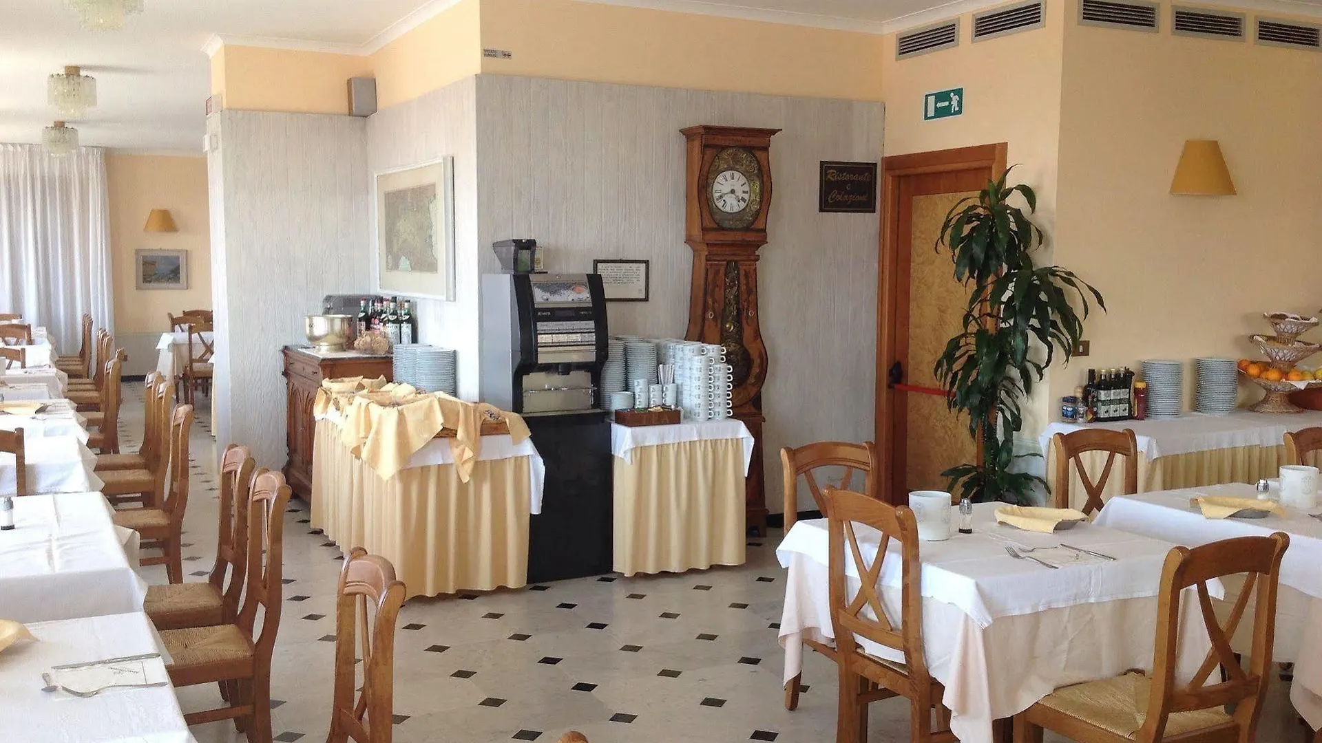Hotel Tirreno Cavi di Lavagna