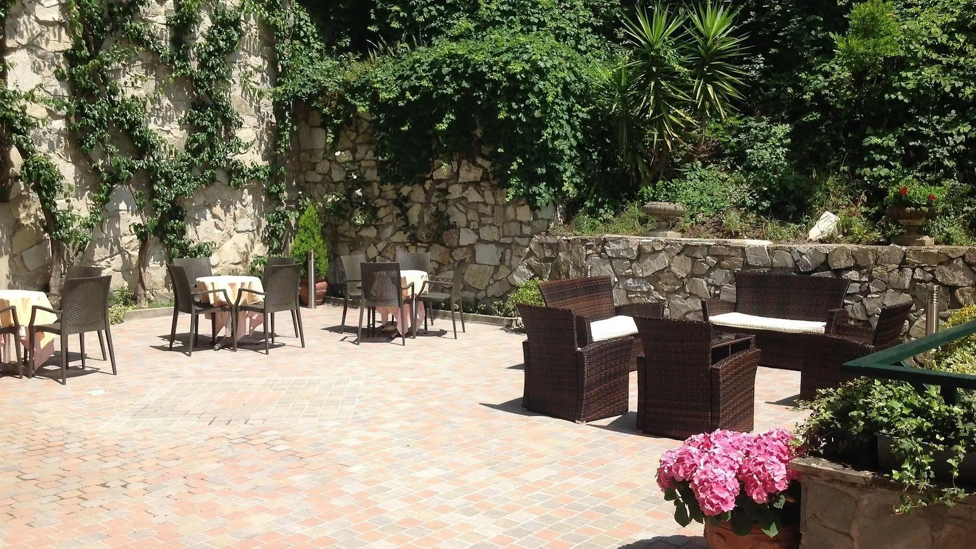Hotel Tirreno Cavi di Lavagna